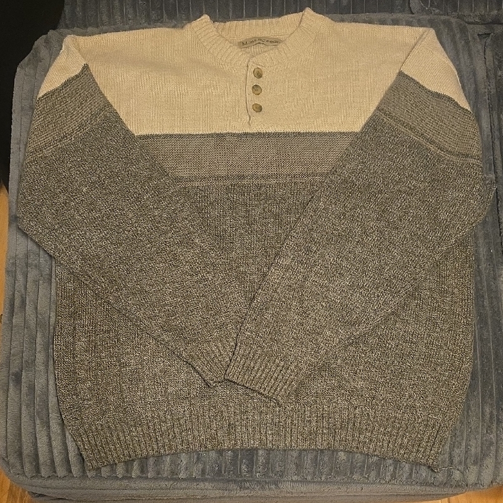 Men's Two-Tone Crewneck Sweater